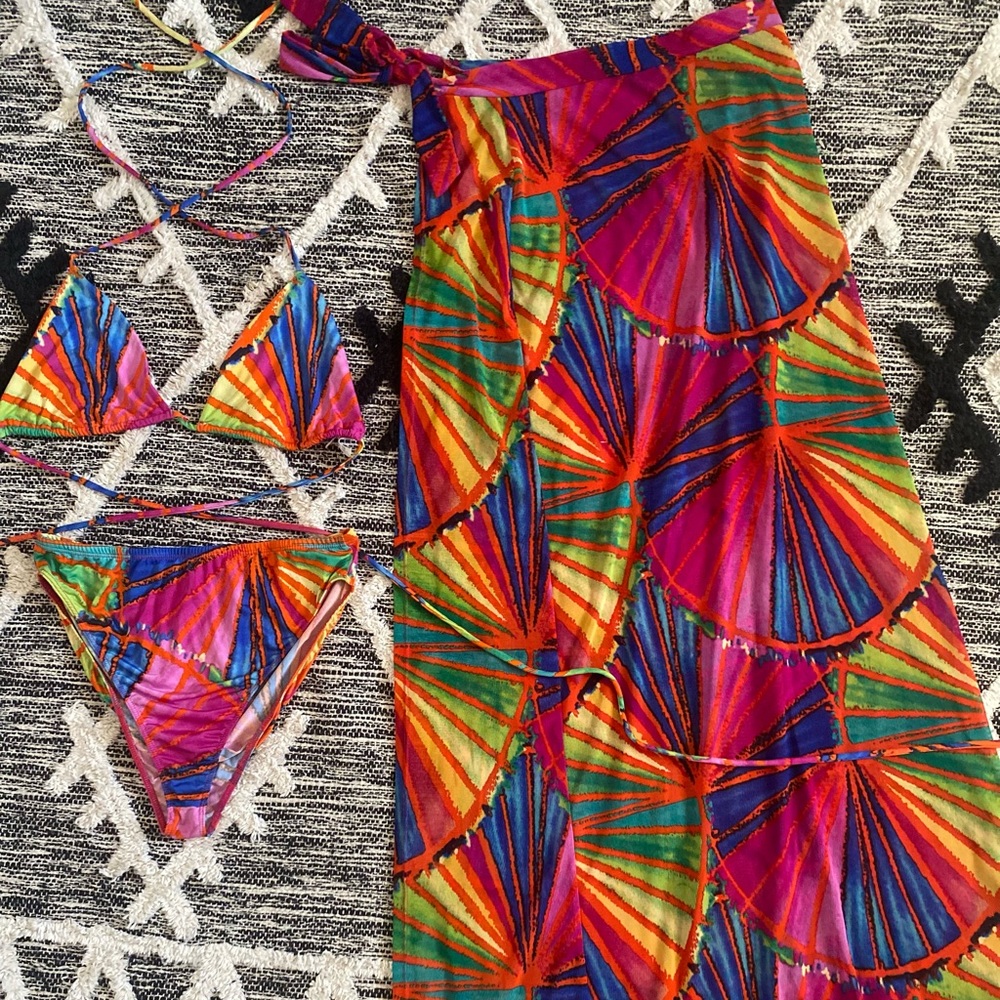 Three piece Fashion Nova bathing suit.